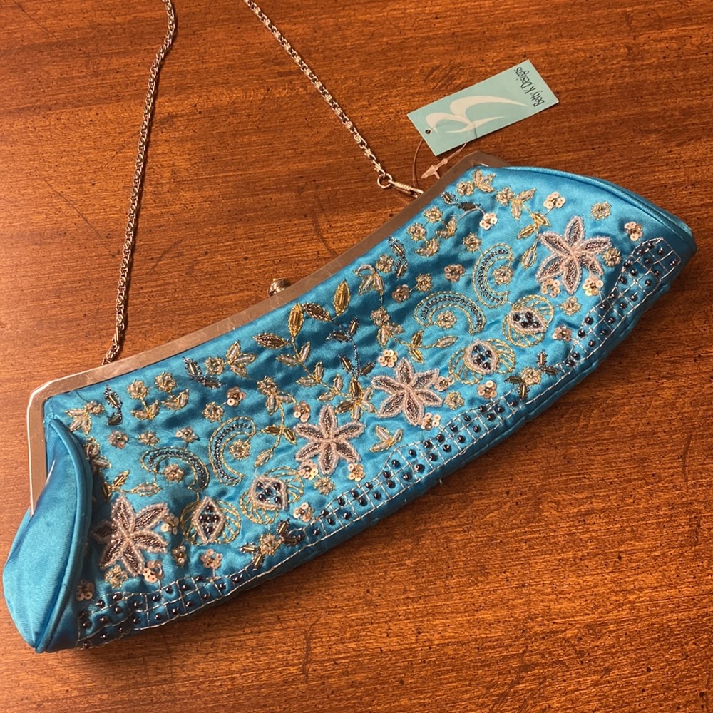🔥Betty K Designs Beaded Clutch / Blue 3966-08 / Shoulder or Crossbody Strap